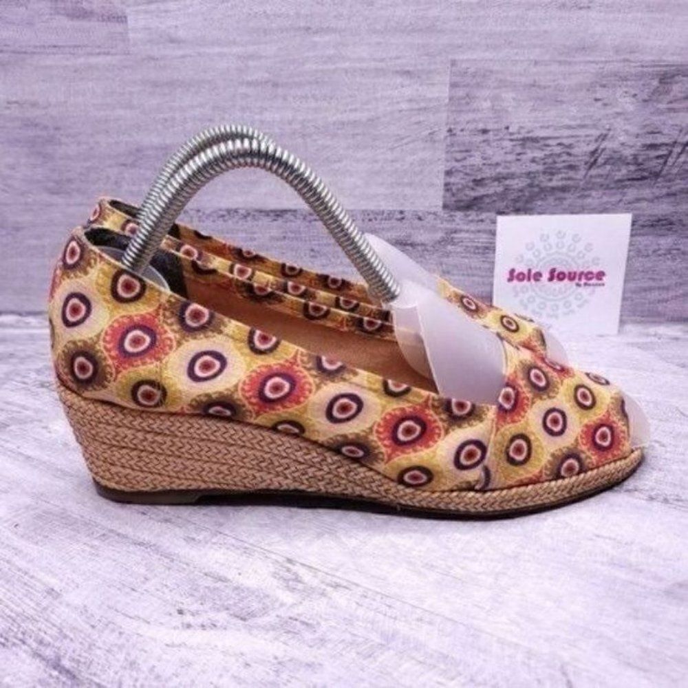 Stuart Weitzman Theodora & Callum Printed Peep To… - image 1